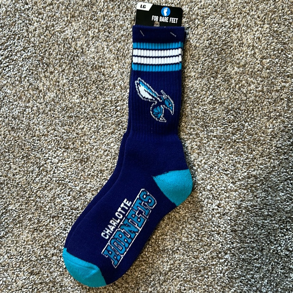 For Bare Feet Charlotte Hornets men’s socks